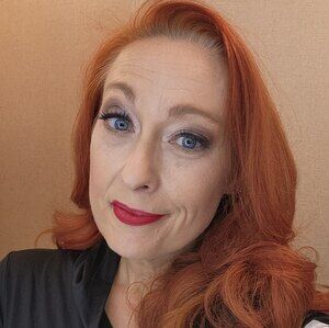 Meet your Posher, Holly